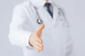 “我告知患者病情，他却把我投诉了！”尊重患者的知情同意权 法律不是看客图片