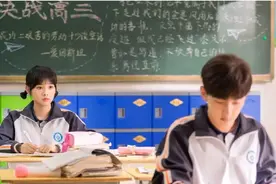 父亲巧遇高中生儿子带女生吃饭，做法彰显情商，可女孩家长担心了图片