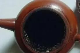 茶壶里的茶垢好不好？网友为此“吵翻天”，实验结果告诉你真相图片