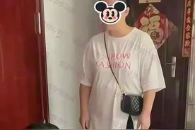 回顾：妻子夜不归宿且电话不接，丈夫无钥匙进家门，睡在家门口图片