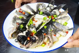 餐厅里的清蒸鱼为啥那么好吃？其实诀窍很简单，3分钟学会图片
