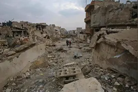 打响反美又一枪，四枚导弹深夜击中美军基地，伊朗不惧与美开战图片