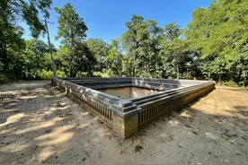 陕北关中交界处的特色民居，建在地下的四合院，冬暖夏凉十分舒适图片