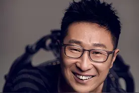 林永健：一顿烧烤闪婚女同事，他的长相让妻子担心下一代图片