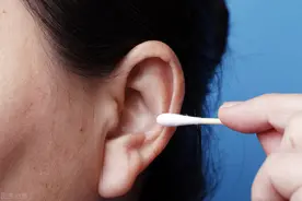 油耳如何选配助听器？图片