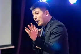 “害人不浅”的张雪峰：被骂上热搜，凭啥还有恃无恐？图片