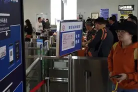 高铁儿童票怎么过闸机？未成年也可申领身份证，方便外出旅游住店图片