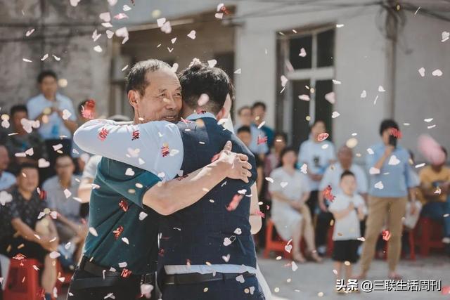 我回农村办新式婚礼:自己策划,村民夸奖,还登上了热搜