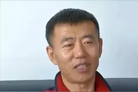 大叔相亲遇到漂亮大妈，嫌弃大妈工作不体面：她一看就不是正经人图片