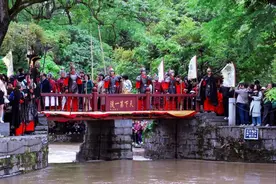 灵渠“天下第一陡”千年后再开闸起航图片