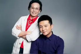 朱雨辰与姜妍恋爱被拆散，朱母：没有教养，一进门就坐主位沙发图片