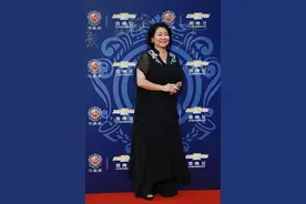 这几位大龄女星治好了我的身材焦虑，人到一定年纪，微胖更有韵味图片