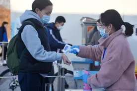 老师学生家长心态快崩了,河北家长翘首以盼,学校清明有无放假可能图片