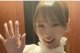 40岁深田恭子状态也太好了，皮肤细腻，身材火辣，凭颜值美出圈图片