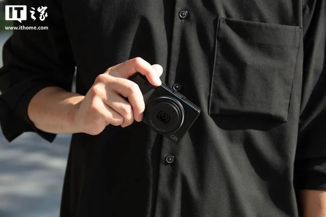 理光发布RICOH GR IV相机：2574万像素+5轴防抖，售价8999元