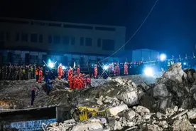 “五无”情况下违法施工，致14死3伤！图片