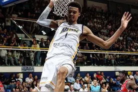 文班亚马又长高了？图片