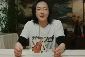 43岁歌手隐退6年复出！留长发仍帅气似小伙，曾因抑郁症剃度出家图片