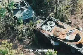 惨烈！俄乌战场上，豹2坦克首次殉爆飞头，车身被炸成了零件状态图片