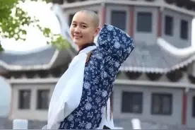 08年，那个考上985名校，被母亲支持出家的河南女孩，现状如何？图片