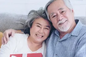 我是大龄女博士，征婚要求三件套，相亲男：你已谈不起爱情图片
