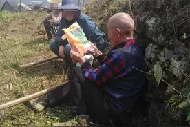 亲戚拔牙6天后病亡，79岁“老村医”被控非法行医判10年；“村医”家属：对方拔牙后大医院就诊3天，将申诉图片