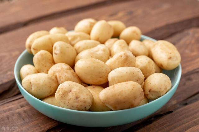 土豆做法大全家常菜做法（土豆的三种做法）