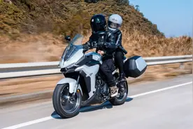 依旧科幻机甲风：升仕350X休旅车上市，售价2.28万起图片