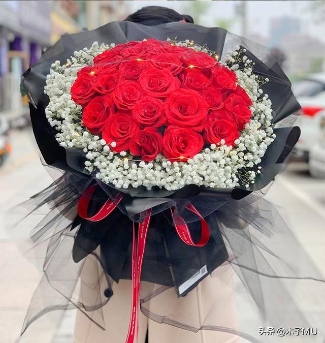 当木子给粉丝推荐了19朵玫瑰的时候,会遇到19朵代表什么意思的问题