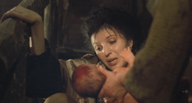 刚解封就冲上9.2！封闭管理20年，吃着狗罐头，搂着军官跳脱衣舞