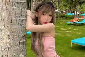 周淑怡开小号自嘲“三亚剩母”，被困三亚不能开播，塑料姐妹跑路图片