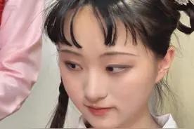 绝了！女大学生宿舍自演红楼梦，网友：让你模仿，不是让你超越！图片