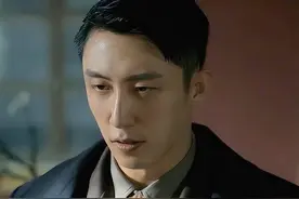 全程张不开嘴，表情僵硬，31岁黄景瑜带来内娱顶流“教科书”演技图片