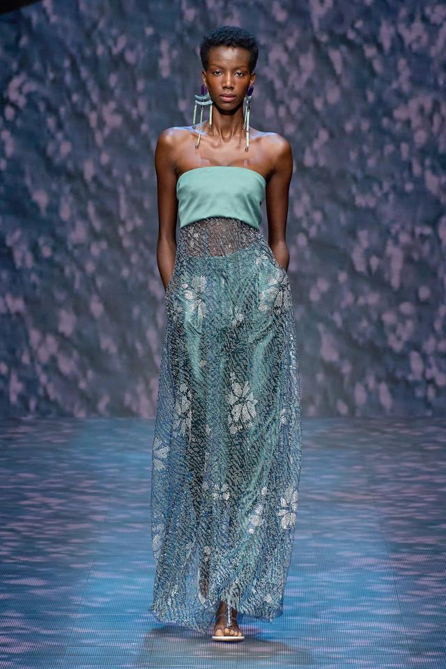 ������Armani2023����ϵ�н���������������Ϊ�������