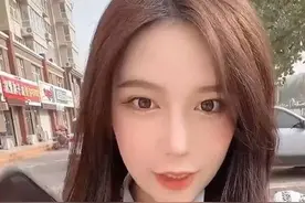 有种尴尬是“辈分差”，外甥女去幼儿园接舅舅，却被门卫当孩子妈图片