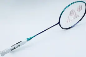 尤尼克斯进攻型羽毛球拍推荐（600-1000元）图片