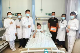 16岁男生中考前一个月内晕倒3次，晕厥门诊就医发现是“心病”，术后病床上学微积分图片