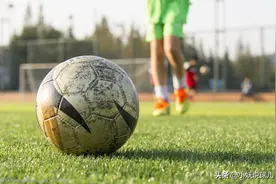 你记得自己儿时的足球梦吗？图片