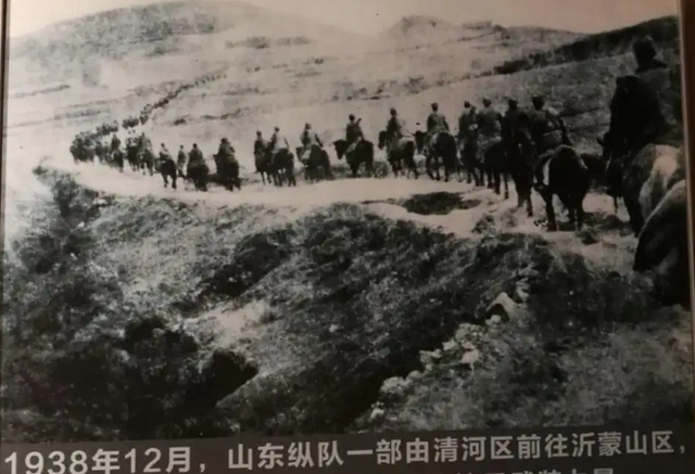 抗日时期这两人在山东矛盾重重,一道调令,成就了一对传奇将帅