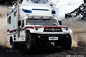 新车 | 售价超100万元，配V8柴油机，东风猛士全地形越野救护车发布图片