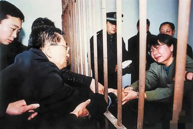 沈阳市原副市长马向东落马、被执行死刑全过程，与发妻难分难舍