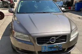 2010年花50万买的沃尔沃S80，现在1万卖不掉，大哥笑着翻新继续开图片