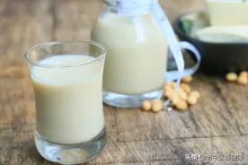 豆浆，为什么这么多女性不敢喝？中医：这三样才是女性最不该吃的图片
