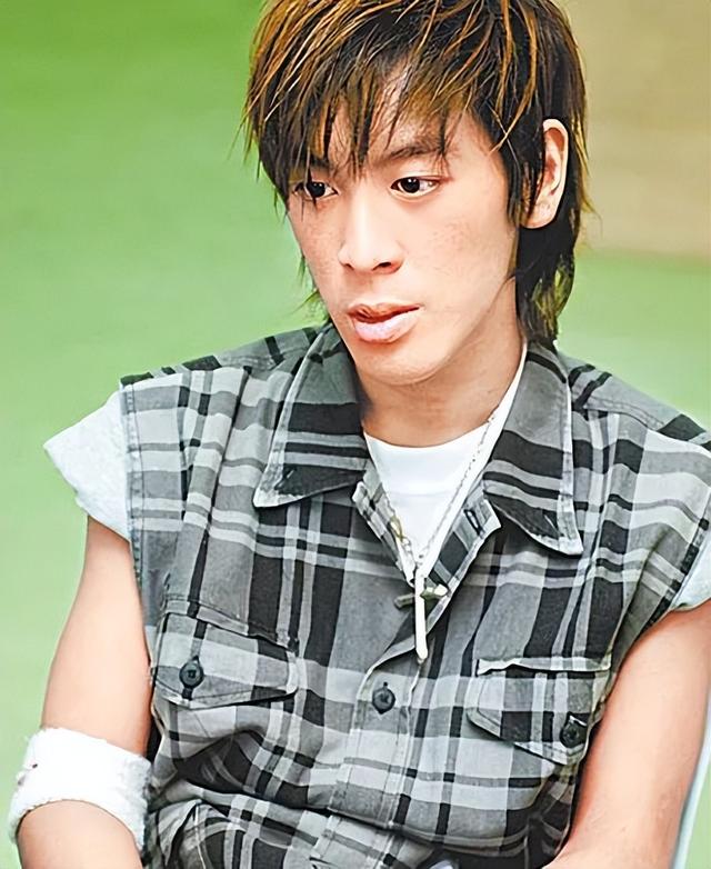 38岁麦浚龙因多金背景不被认可!拖12年女友分手再复合