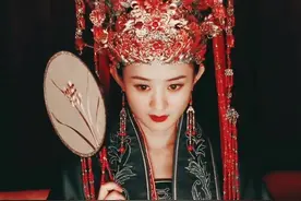同样是演结婚，把赵雅芝赵丽颖和杨幂放在一起对比，差距就出来了图片