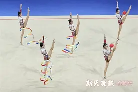 看，她们笑得真甜！大运会艺术体操选手用笑容征服观众图片