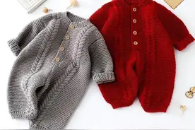 分享一款棒针宝宝爬服。图片