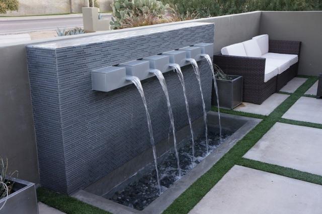 10个高级的园林景观墙,将您的洋房庭院变成流水花园