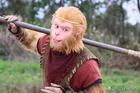 西游：弥勒佛为何变西瓜收服黄眉怪，不直接出手？你看他缺啥宝贝图片