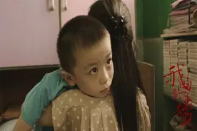 单亲母亲陪伴孤独症儿子长大，从问题儿童到拥有属于自己的天空图片